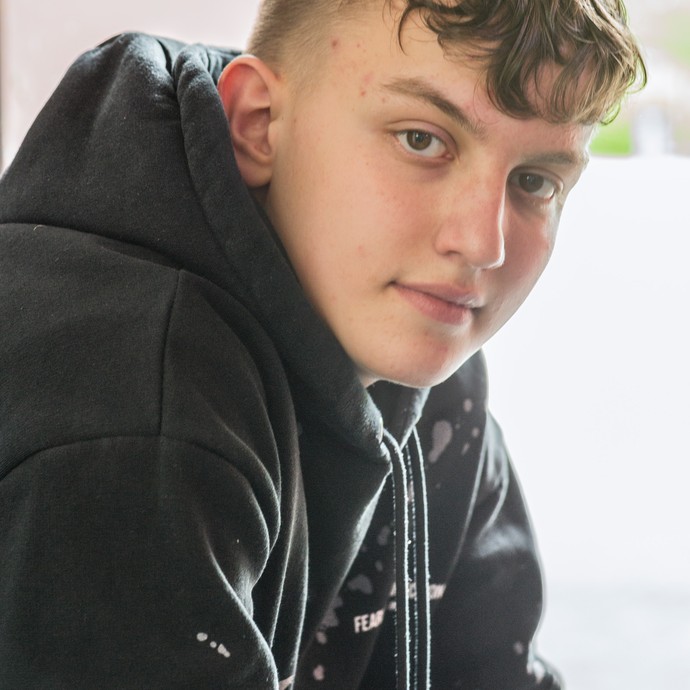 Portraitbild des Schülers Tim (16). (vergrößerte Bildansicht wird geöffnet)